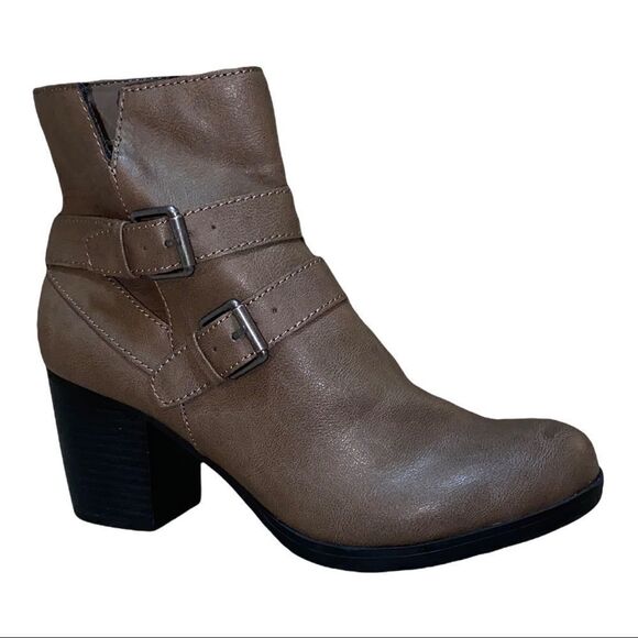 Style & Co Taupe Fortunata Faux Leather Ankle Booties 7.5M NWT Floor Sample - Picture 1 of 6